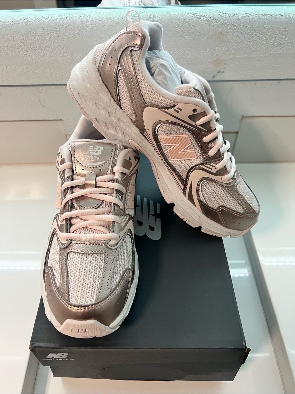 New Balance Women's Silver and Light Pink 530 Athletic Sneakers